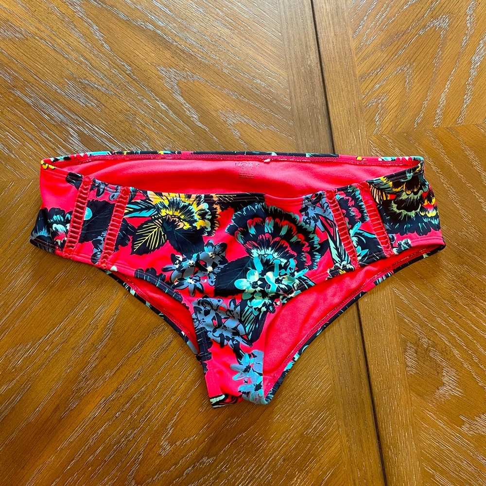 Roxy Bottoms